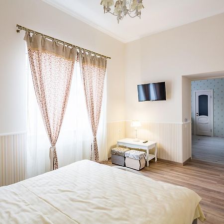 Lovely Apartment In The City Center Lviv Eksteriør billede