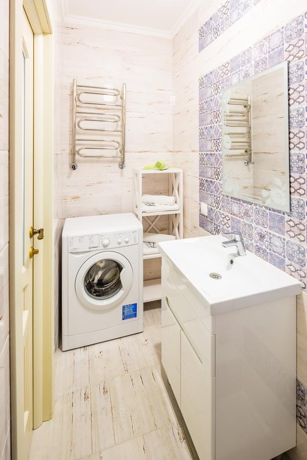 Lovely Apartment In The City Center Lviv Eksteriør billede