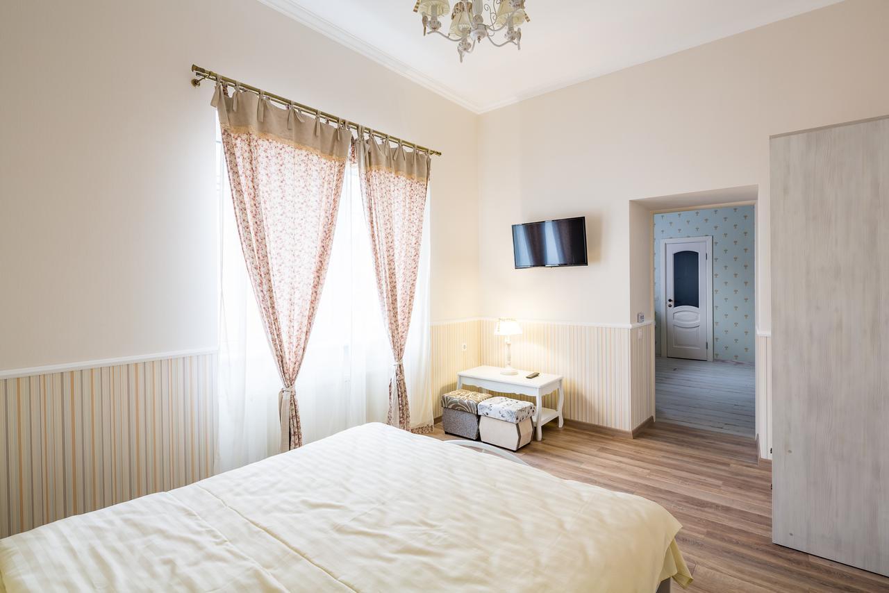 Lovely Apartment In The City Center Lviv Eksteriør billede